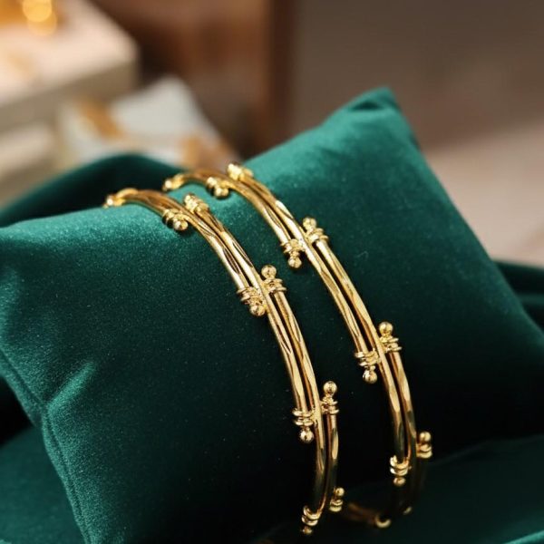 Premium Goldlookalike Bangle Set